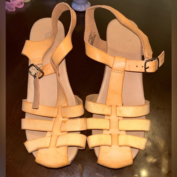 Old Navy Shoes - Old Navy t-strap healed clogs